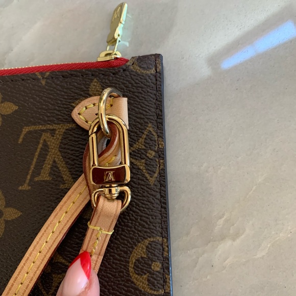 Sold Louis Vuitton Neverfull Pouchette Monogram Cherry - Picture 8 of 13